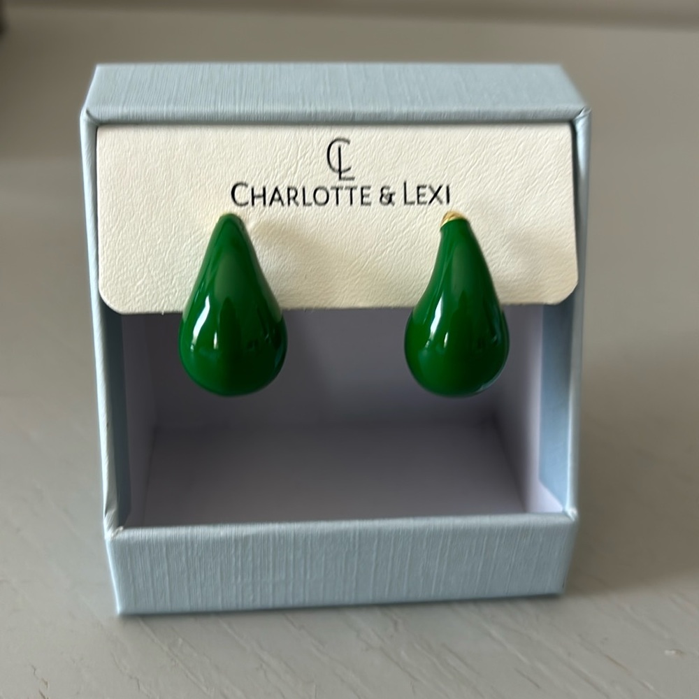 Green spear shaped earrings